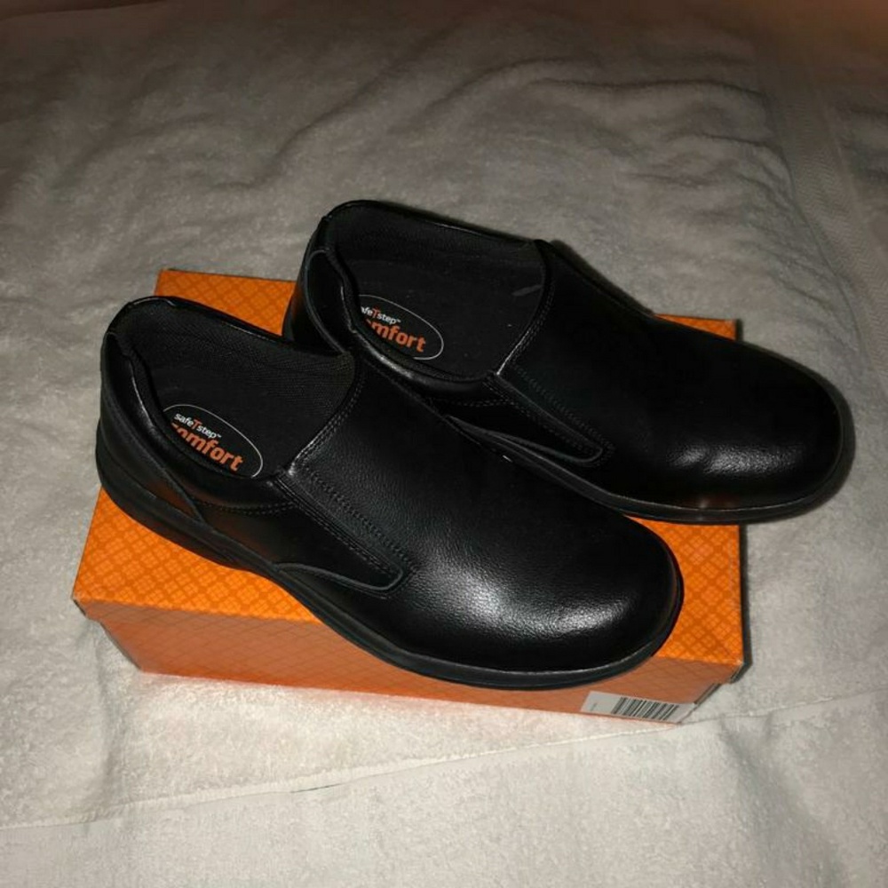 Men's black dress shoes